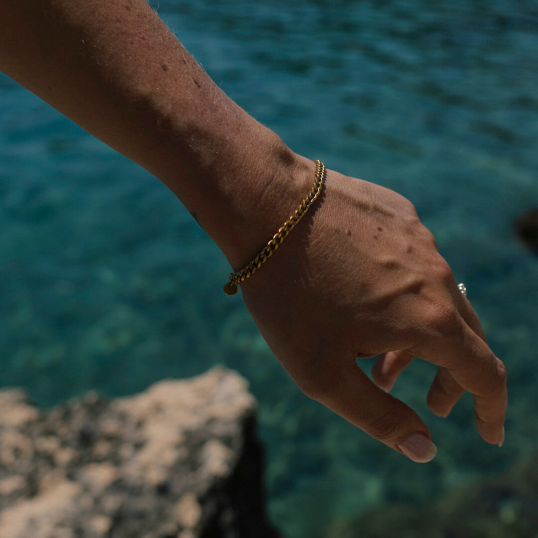 Isla Curb Bracelet