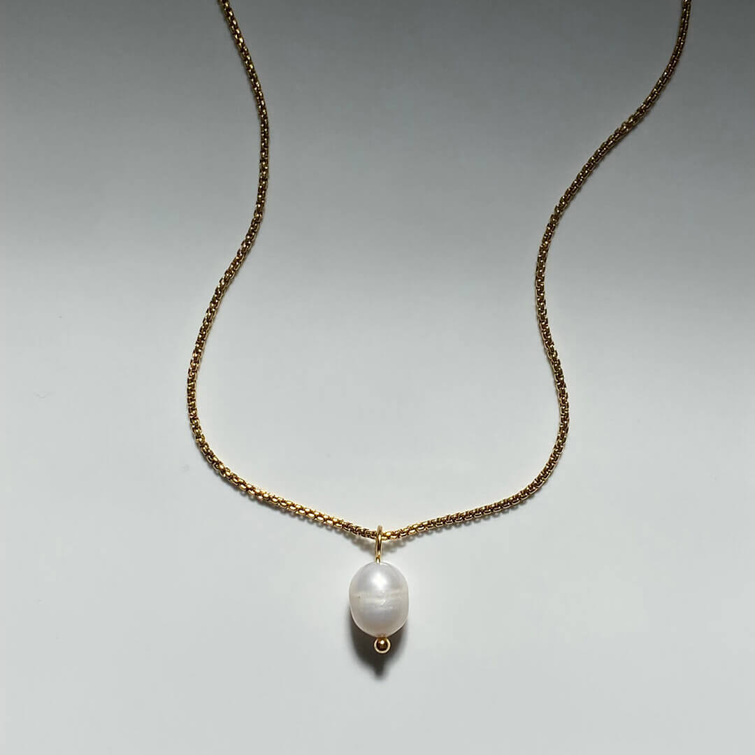 Freshwater Pearl on Box Chain