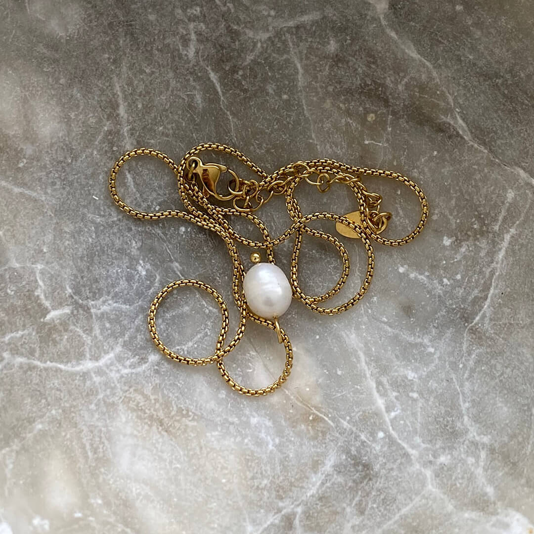 Freshwater Pearl on Box Chain